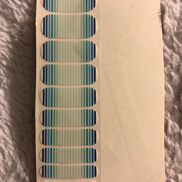 Jamberry Neptune - Picture 2 of 3